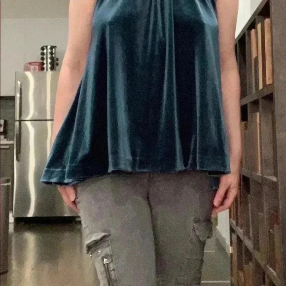 Aurore Mock Neck Velvet top - Picture 9 of 9